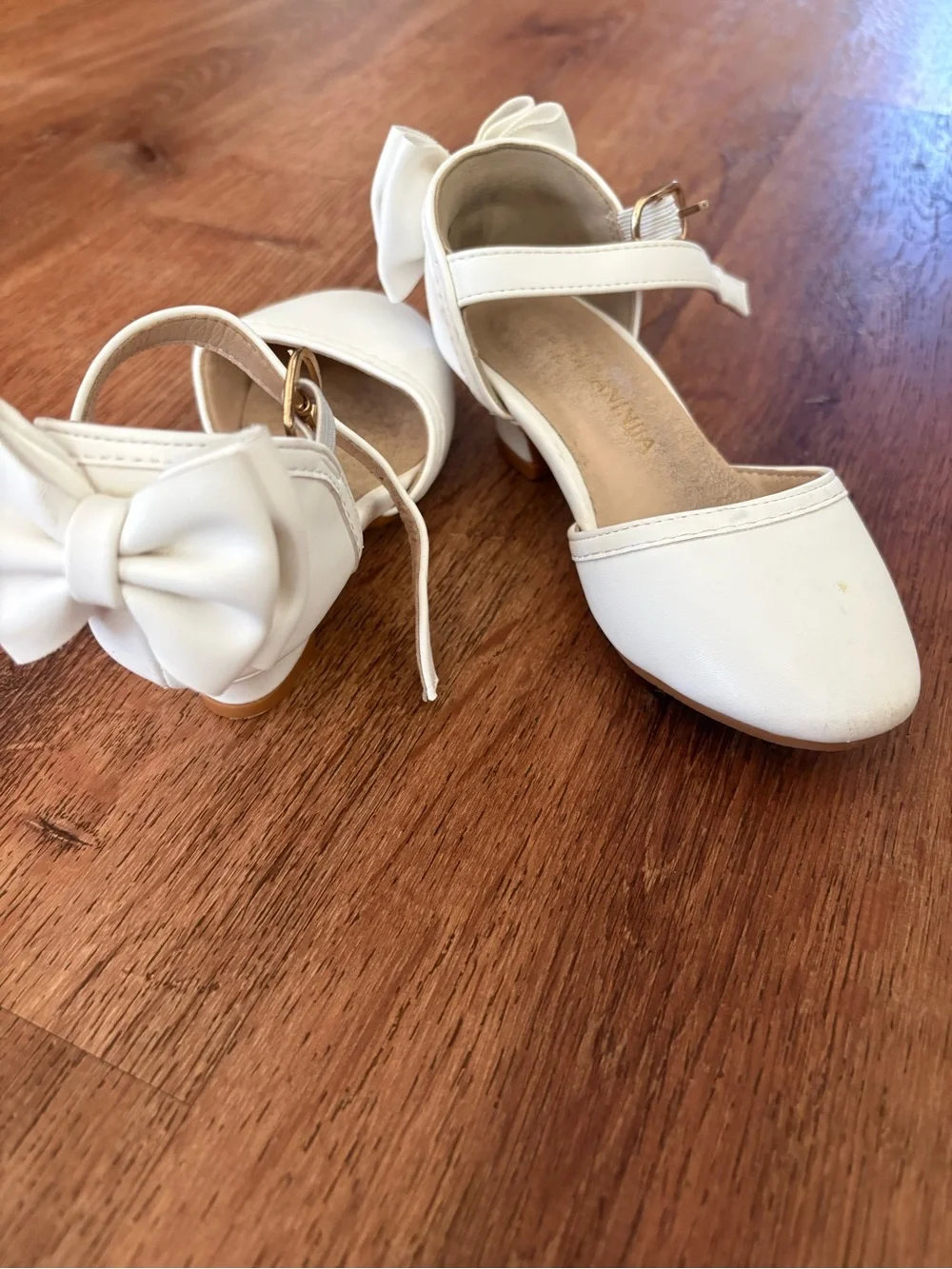Girls White Bow Mary Jane Heel - Classic Dress Shoes